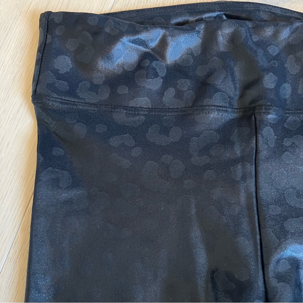 Lustrous High Rise Infinity Legging - Picture 9 of 12